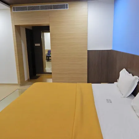 Hotel Aadhi Mayiladuthurai Exterior photo