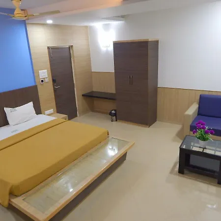 Hotel Aadhi Mayiladuthurai Exterior photo