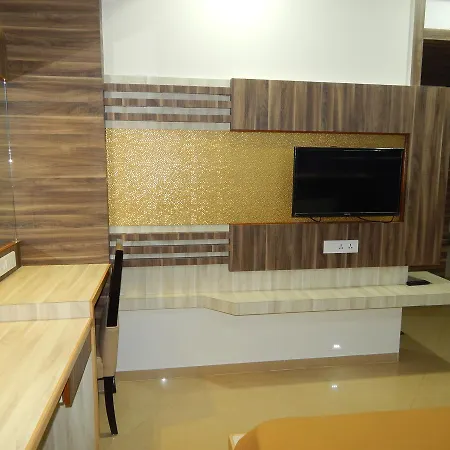 Hotel Aadhi Mayiladuthurai Exterior photo