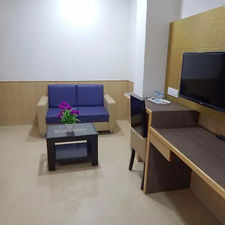 Hotel Aadhi Mayiladuthurai Exterior photo