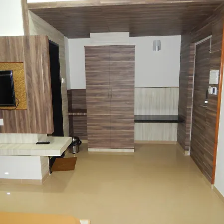 Hotel Aadhi Mayiladuthurai Exterior photo
