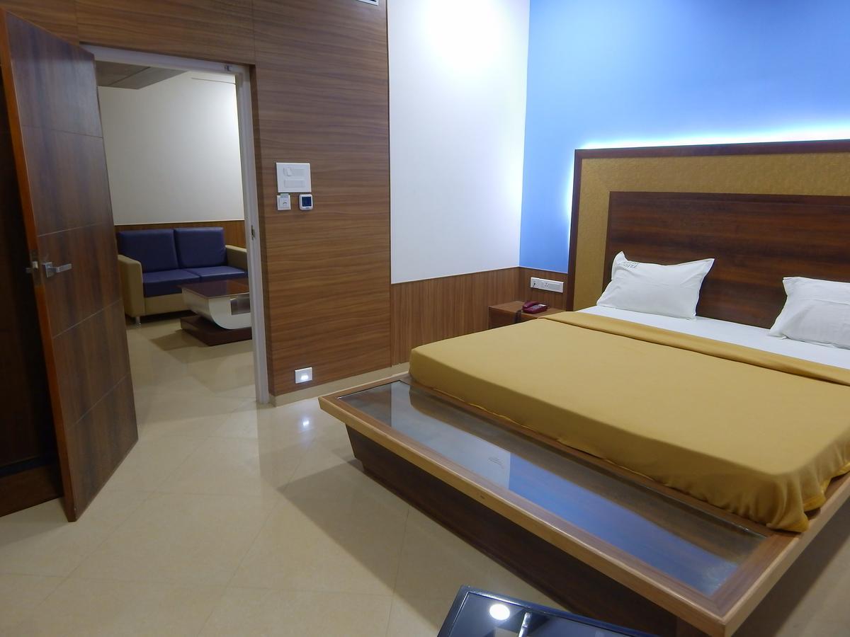 Aadhi Hotel Mayiladuthurai