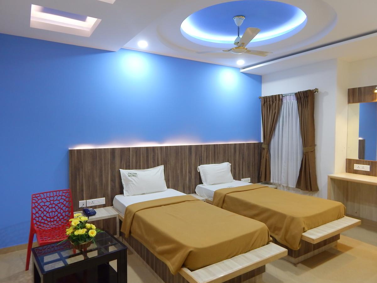 Aadhi Hotel 3*