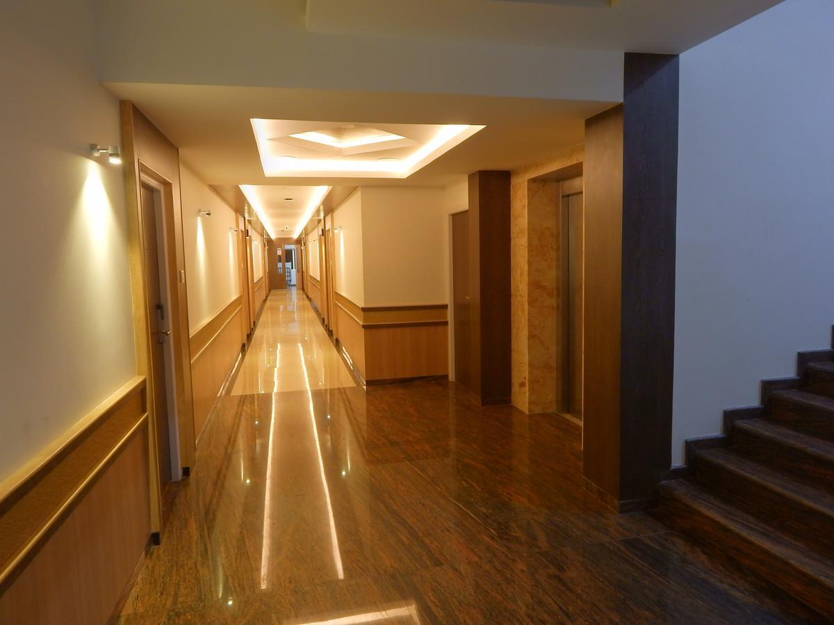 Aadhi Hotel