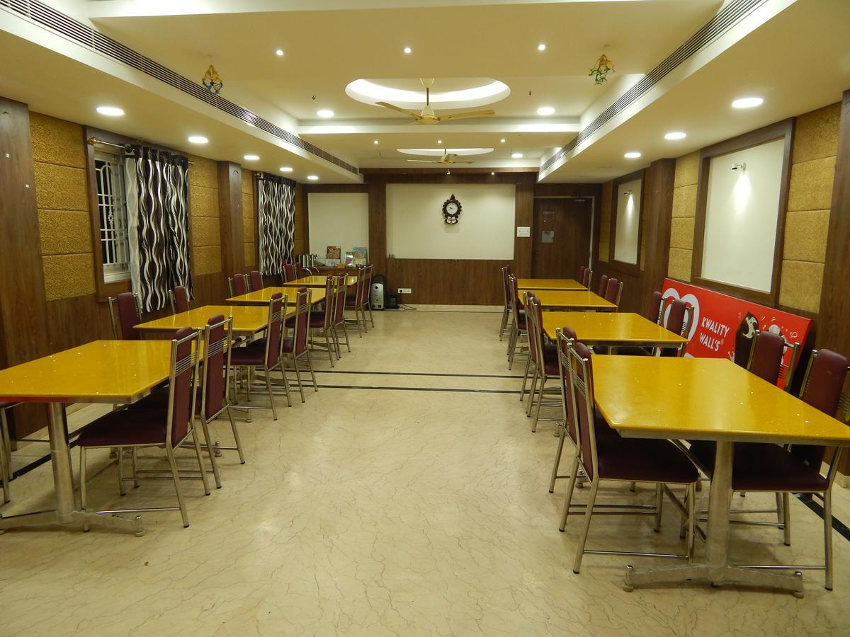 Aadhi Hotel