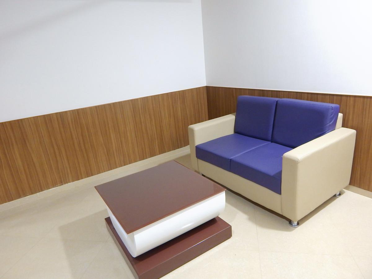 Aadhi Hotel 3*
