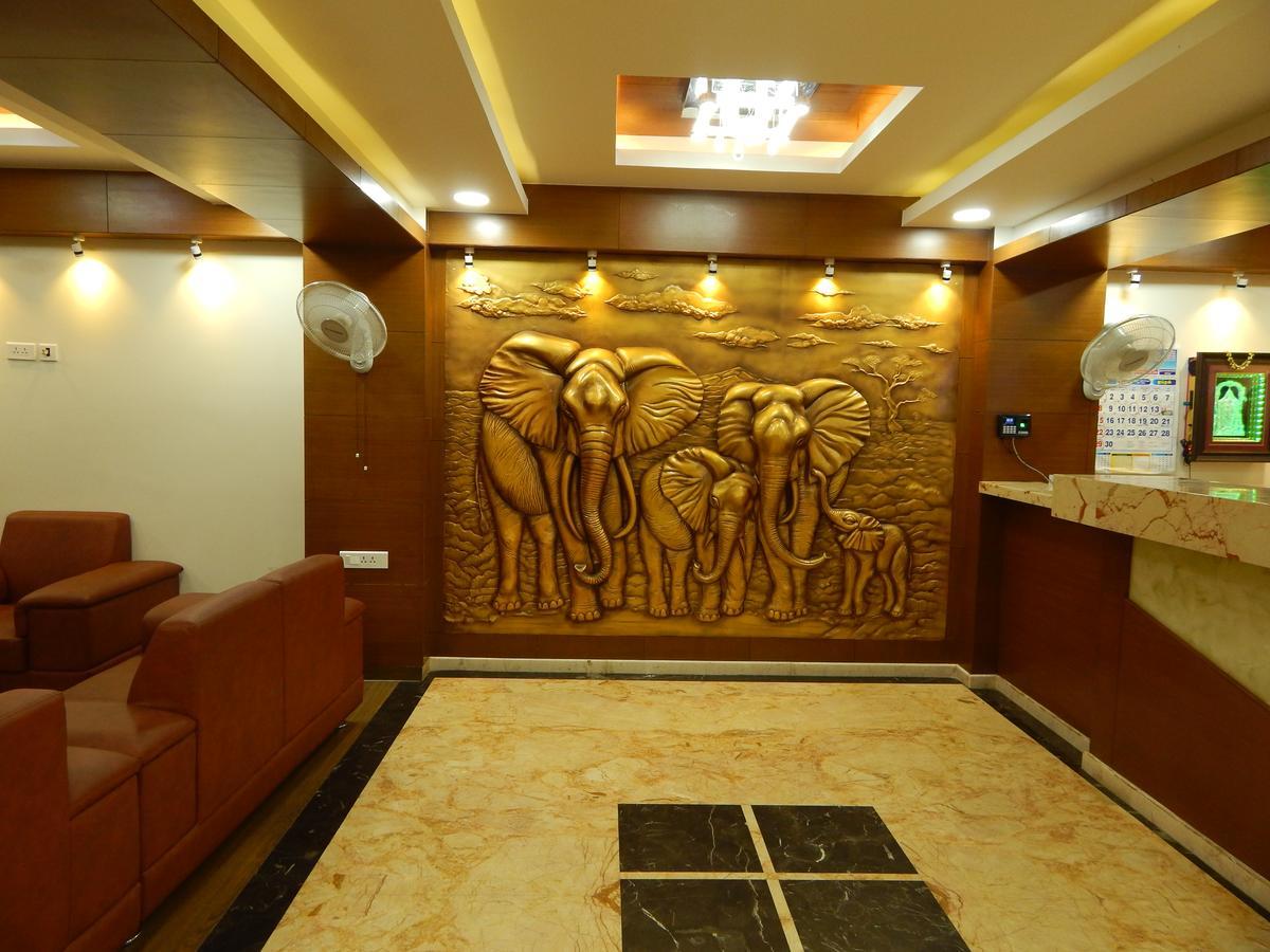 Hotel Aadhi