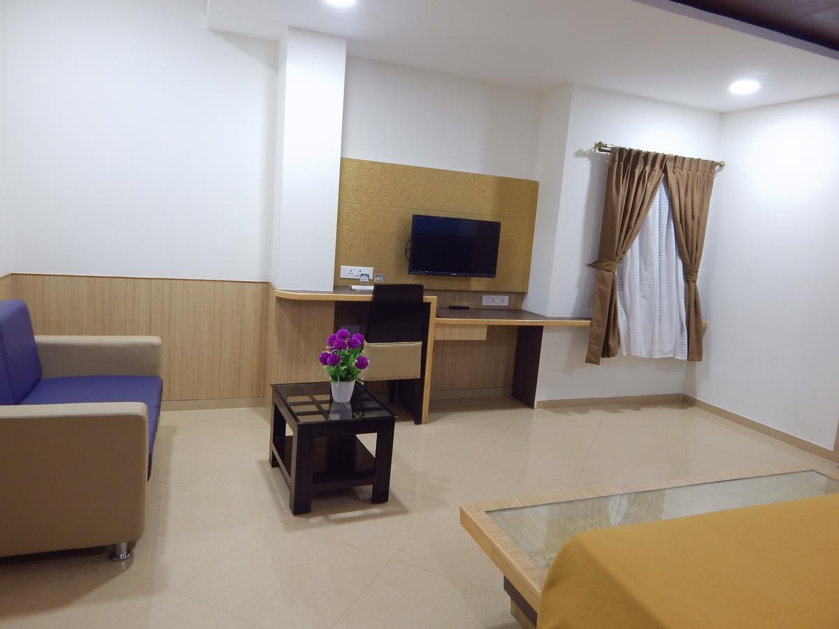 Aadhi Hotel Mayiladuthurai