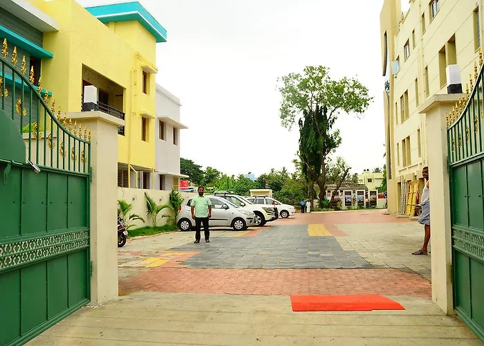 Hotel Aadhi