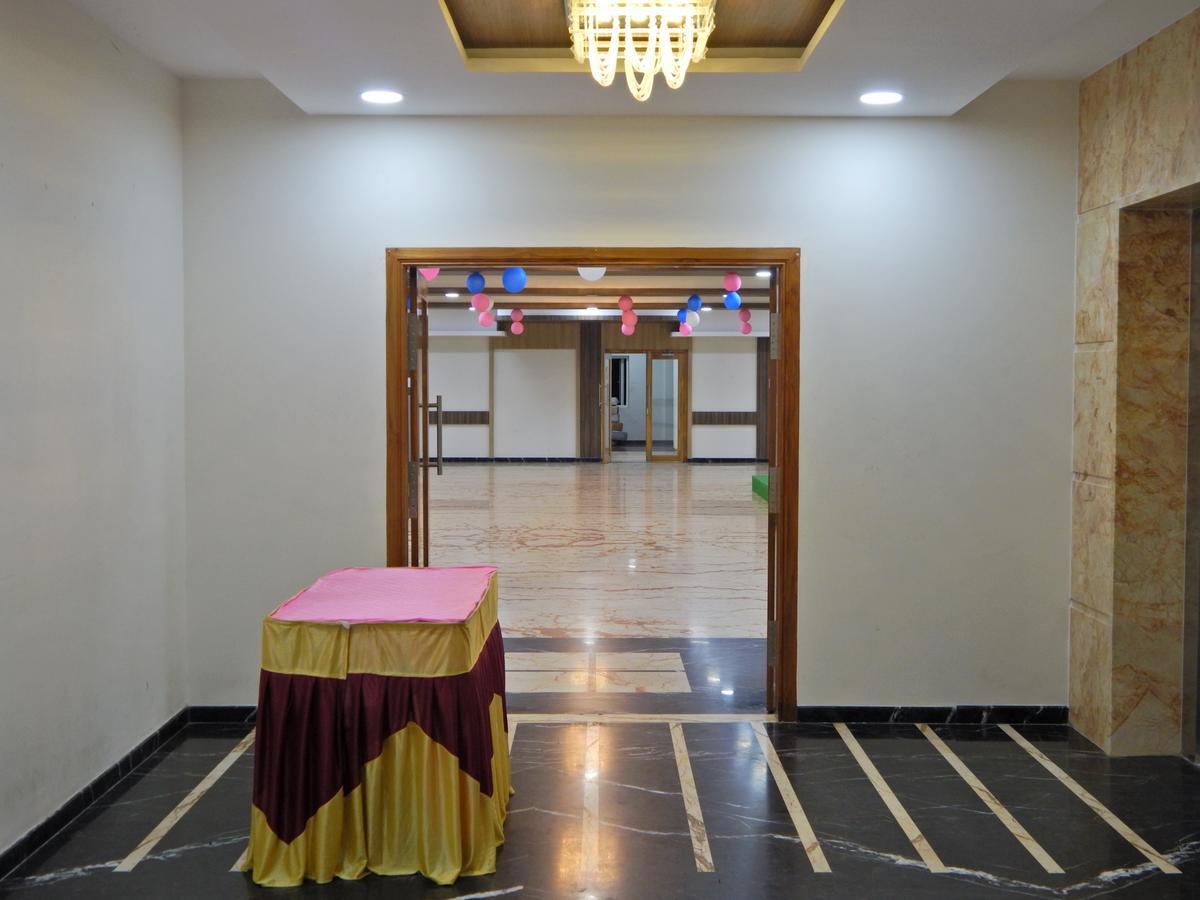 Aadhi 3* Mayiladuthurai